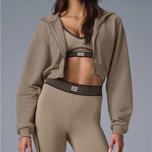 Gravel xs alo yoga cropped hoodie